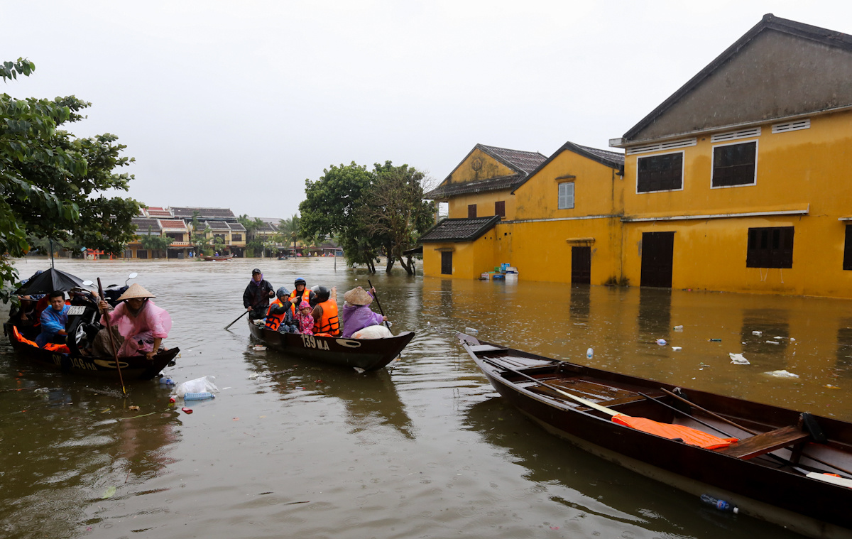 Thông Báo 2 Ủng Hộ Đồng Bào Lũ Lụt Tại Miền Trung